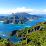 Paysages luxuriants des îles Tubuai, Rurutu et Raivavae.